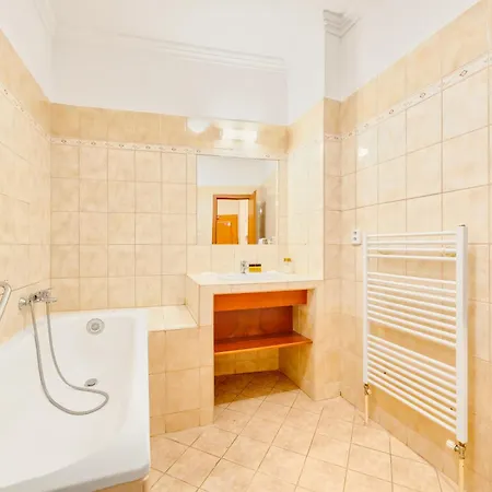 Reverie - Dependance, Check-in At Metropolitan Star Bratislava