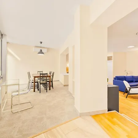 Hotel Reverie - Dependance, Check-in At Metropolitan Star