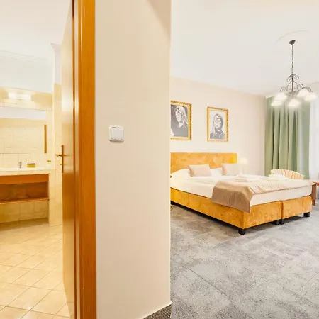 Reverie - Dependance, Check-in At Metropolitan Star Hotel 3*