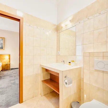 Reverie - Dependance, Check-in At Metropolitan Star Hotel Bratislava
