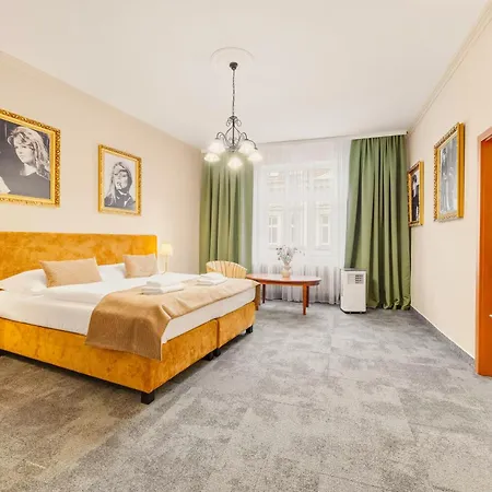 Reverie - Dependance, Check-in At Metropolitan Star