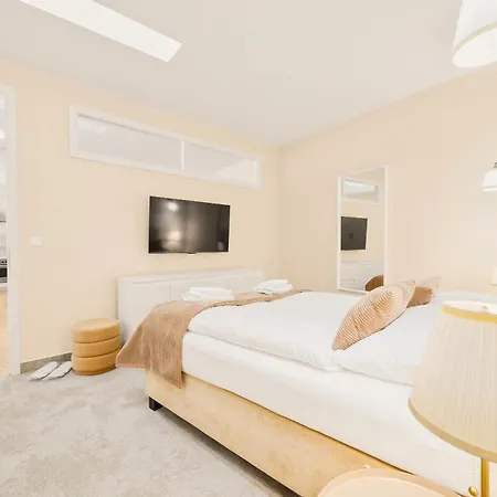 Hotel Reverie - Dependance, Check-in At Metropolitan Star 3*