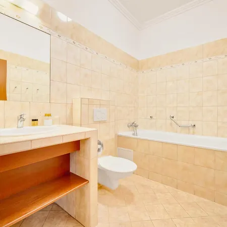 Reverie - Dependance, Check-in At Metropolitan Star Bratislava