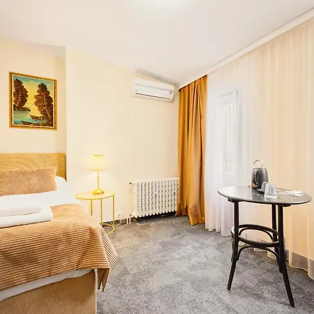 Hotel Reverie - Dependance, Check-in At Metropolitan Star Bratislava