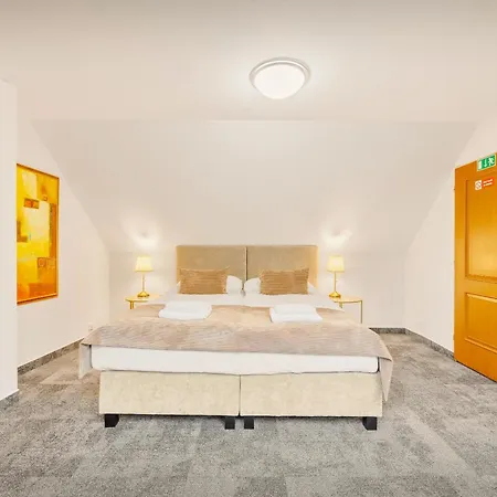 Reverie - Dependance, Check-in At Metropolitan Star Bratislava