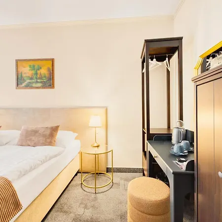 Reverie - Dependance, Check-in At Metropolitan Star Hotel 3*