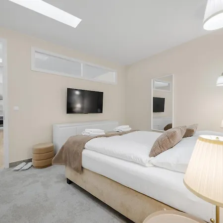 Hotel Reverie - Dependance, Check-in At Metropolitan Star 3*