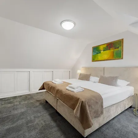 Hotel Reverie - Dependance, Check-in At Metropolitan Star 3*