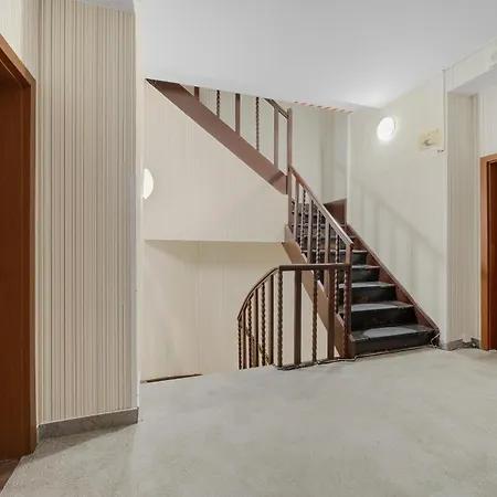 מלון Reverie - Dependance, Check-in At Metropolitan Star