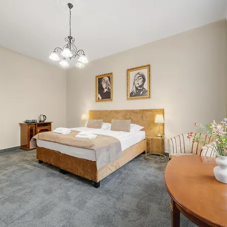 Hotel Reverie - Dependance, Check-in At Metropolitan Star 3*