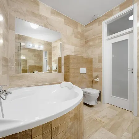 Reverie - Dependance, Check-in At Metropolitan Star 3* ברטיסלאבה