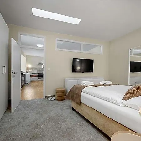Hotel Reverie - Dependance, Check-in At Metropolitan Star 3*