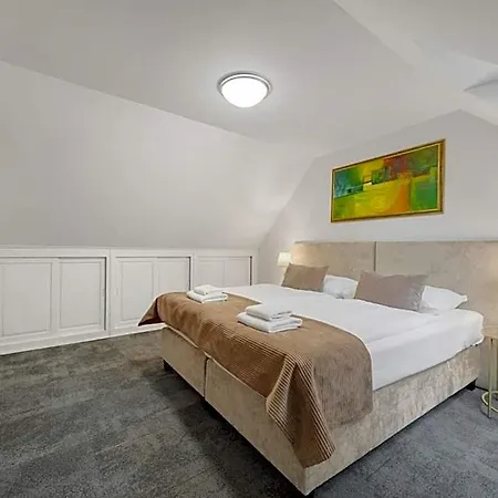 Hotel Reverie - Dependance, Check-in At Metropolitan Star 3*