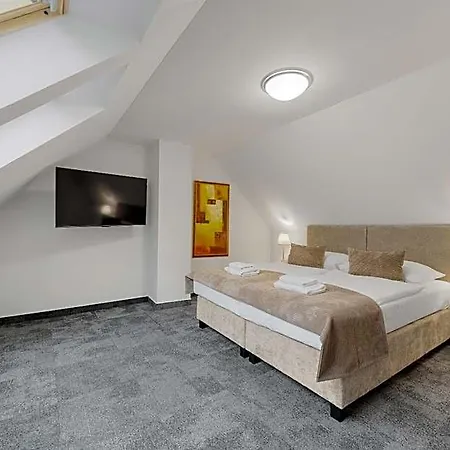 Hotel Reverie - Dependance, Check-in At Metropolitan Star 3*