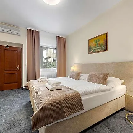 Hotel Reverie - Dependance, Check-in At Metropolitan Star 3*