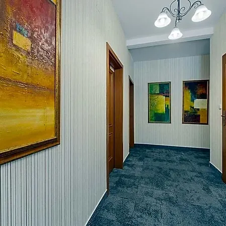 Hotel Reverie - Dependance, Check-in At Metropolitan Star Bratislava