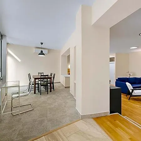 Hotel Reverie - Dependance, Check-in At Metropolitan Star