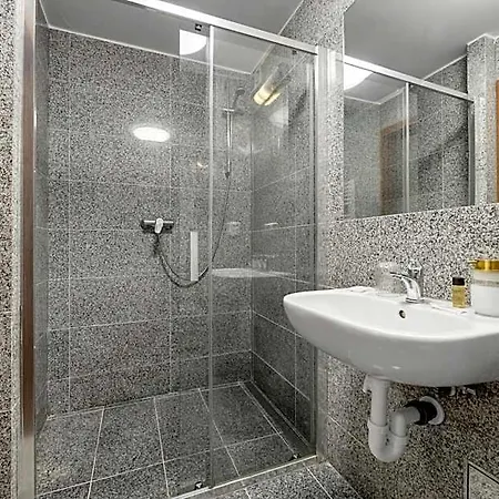 Hotel Reverie - Dependance, Check-in At Metropolitan Star 3*