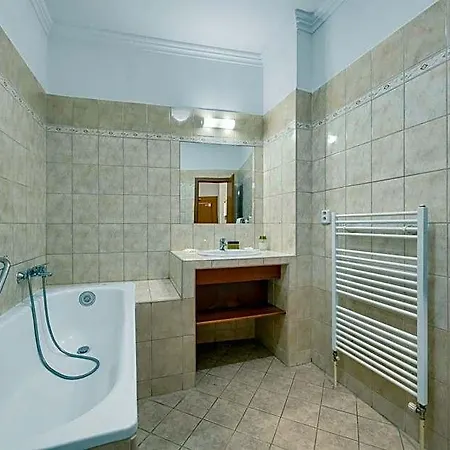 Reverie - Dependance, Check-in At Metropolitan Star Hotel Bratislava