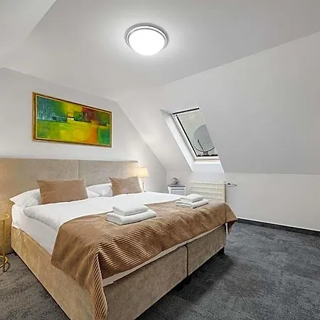 Reverie - Dependance, Check-in At Metropolitan Star Hotel