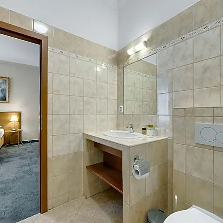 Reverie - Dependance, Check-in At Metropolitan Star Hotel Bratislava
