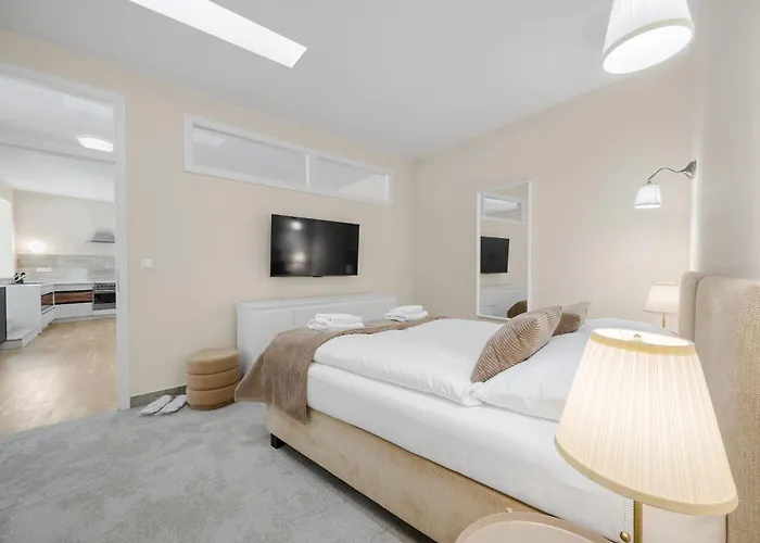 Hotel Reverie - Dependance, Check-in At Metropolitan Star 3*