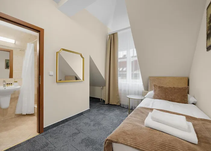 Reverie - Dependance, Check-in At Metropolitan Star Hotel