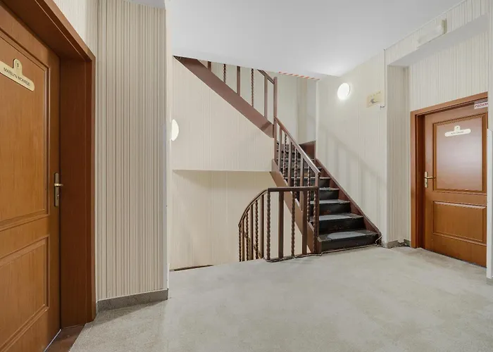 호텔 Reverie - Dependance, Check-in At Metropolitan Star