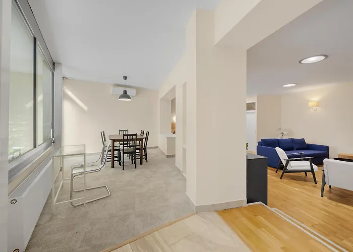 Reverie - Dependance, Check-in At Metropolitan Star 호텔 3*