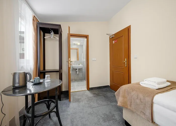 Reverie - Dependance, Check-in At Metropolitan Star 3* 브라티슬라바