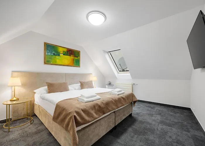 Reverie - Dependance, Check-in At Metropolitan Star 3*