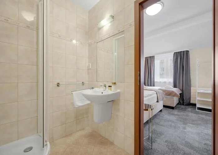 Reverie - Dependance, Check-in At Metropolitan Star 3*